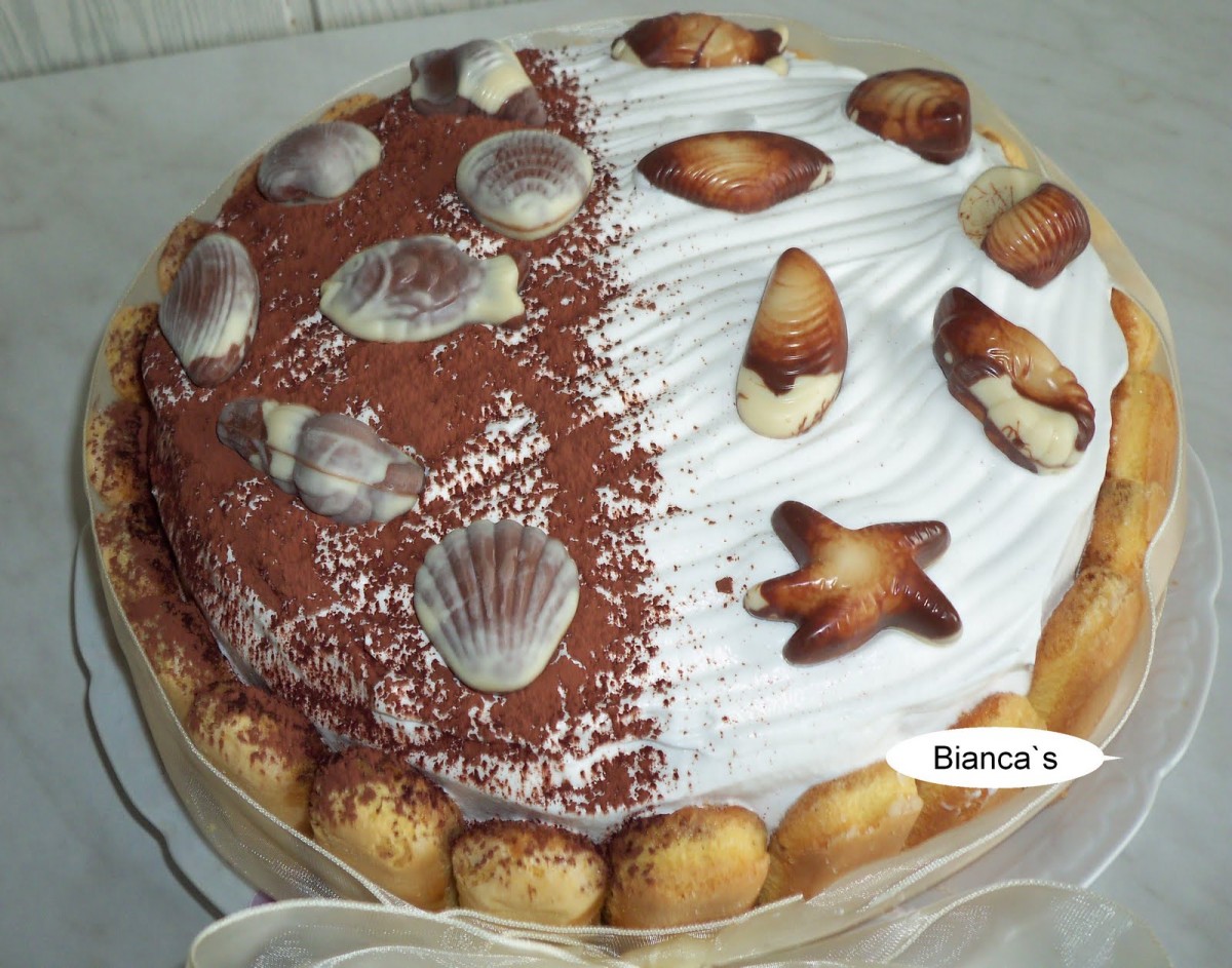 Tort Tiramisu cu bomboane fructe de mare
