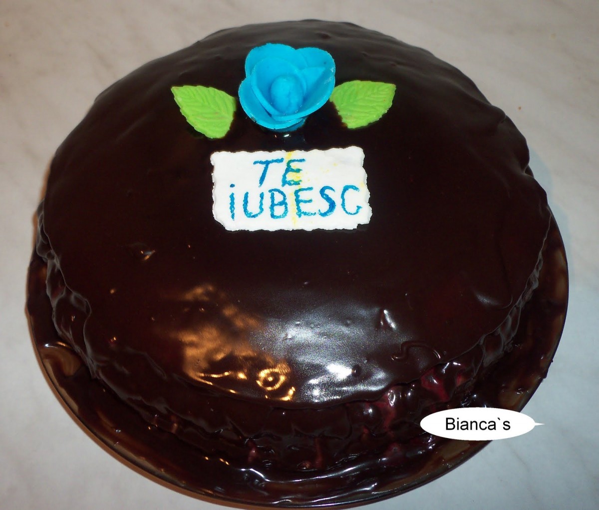 Tort ciocolatos cu visine