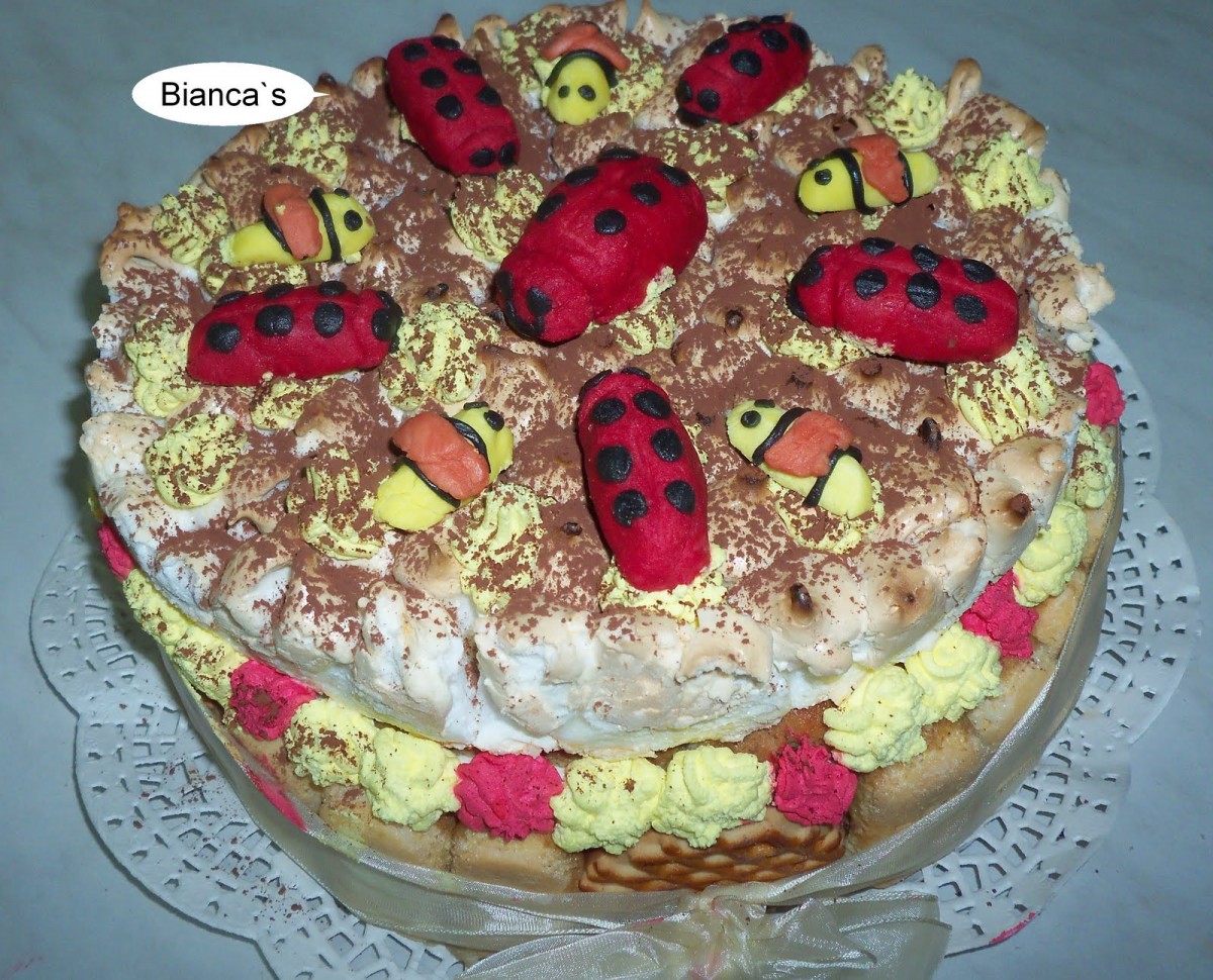 Tort cu buburuze si albinute