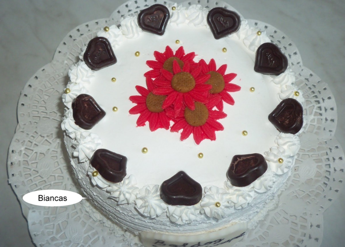 Tort cu inimioare de ciocolata