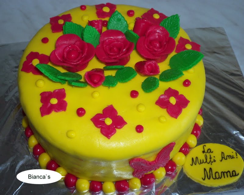Tort cu trandafiri