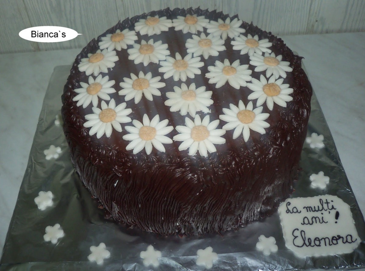 Tort de ciocolata cu margarete