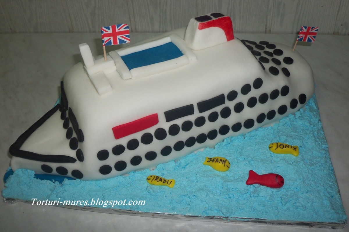 Tort vas de croaziera