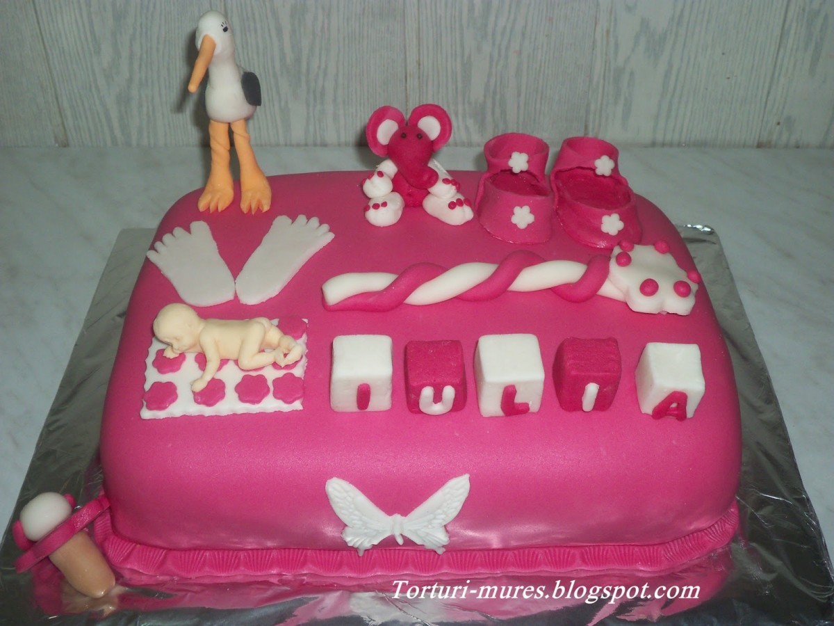 Tort de botez Iulia
