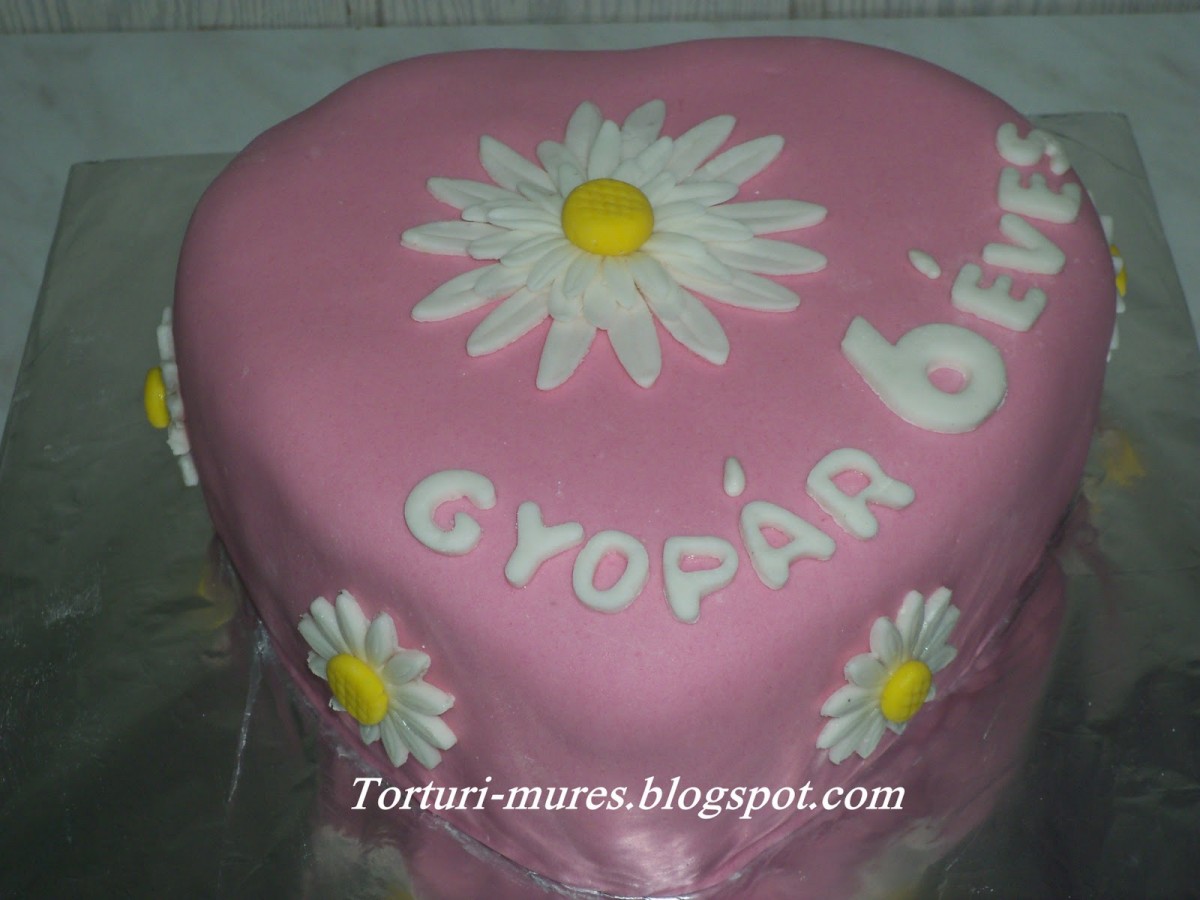 Tort roz cu margarete