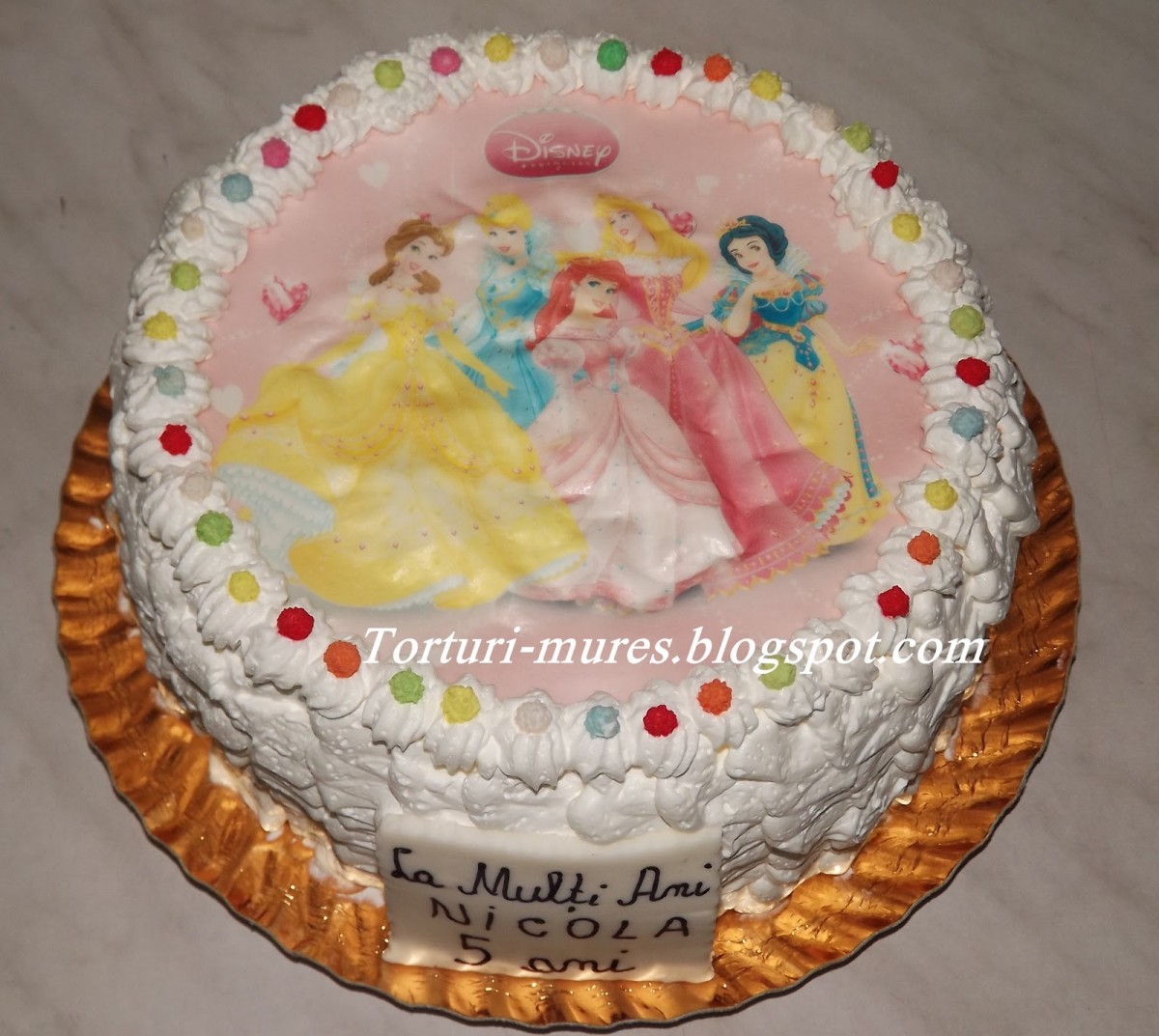 Tort cu folie cu printese