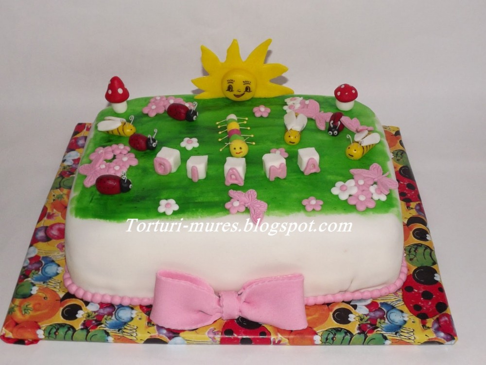 Tort vesel de botez