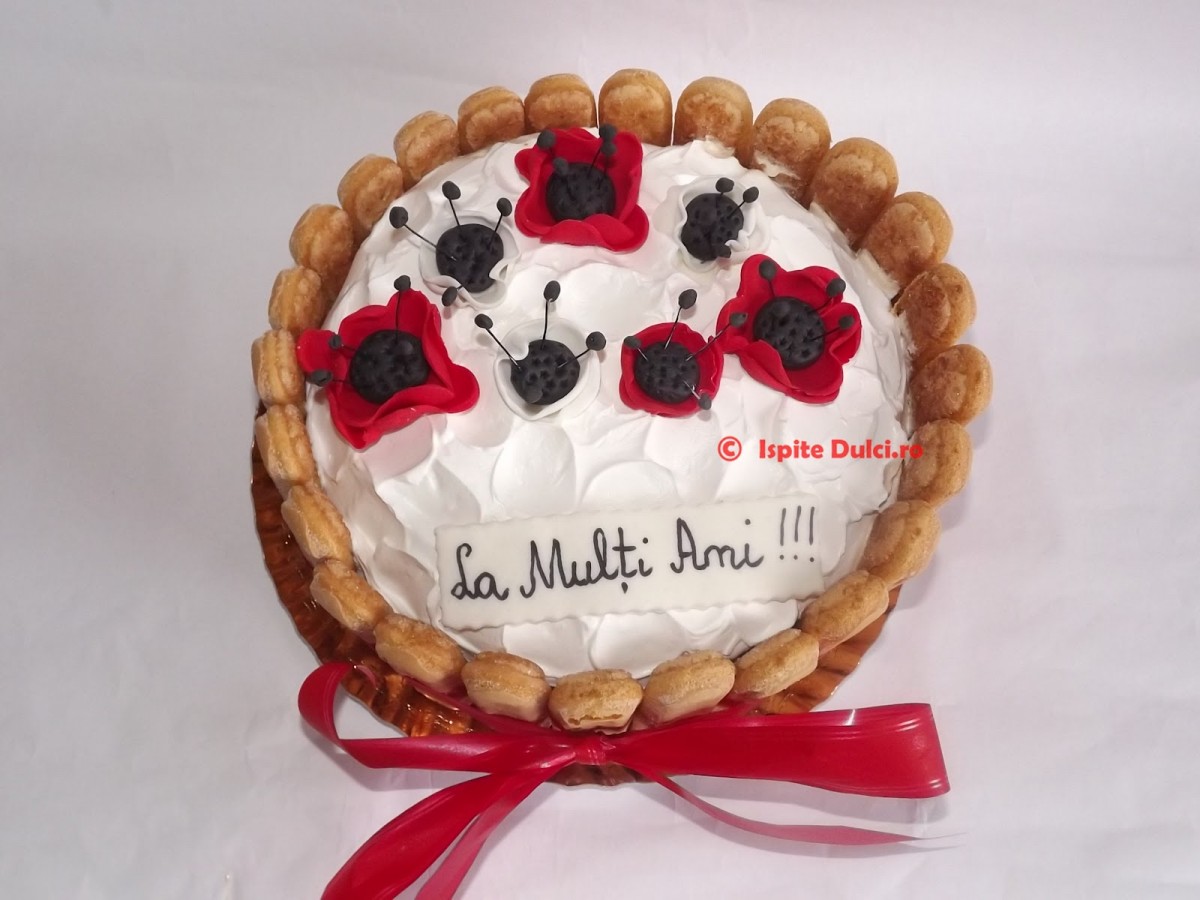 Tort tiramisu cu flori