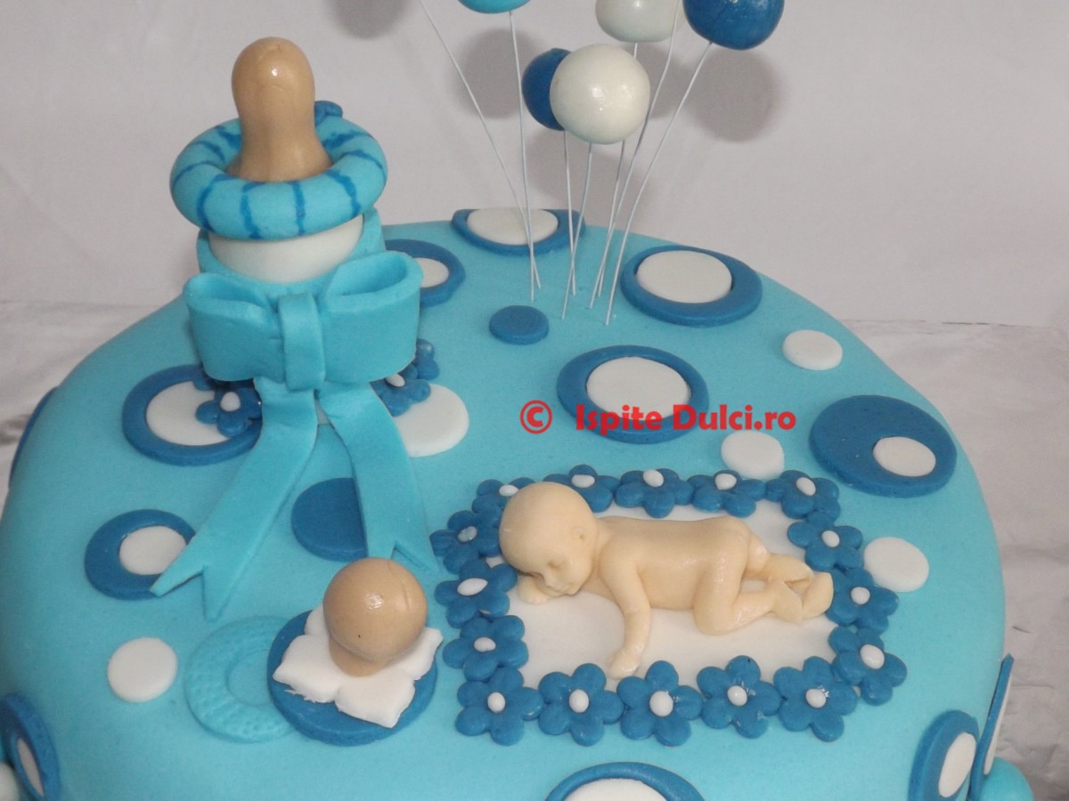 Tort de botez albastru