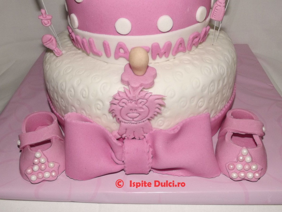 Tort de botez Emilia Maria