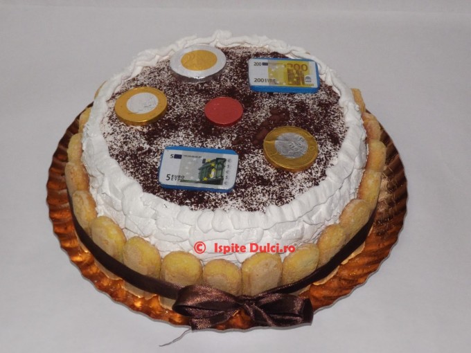 Tort cu frisca si ..bani