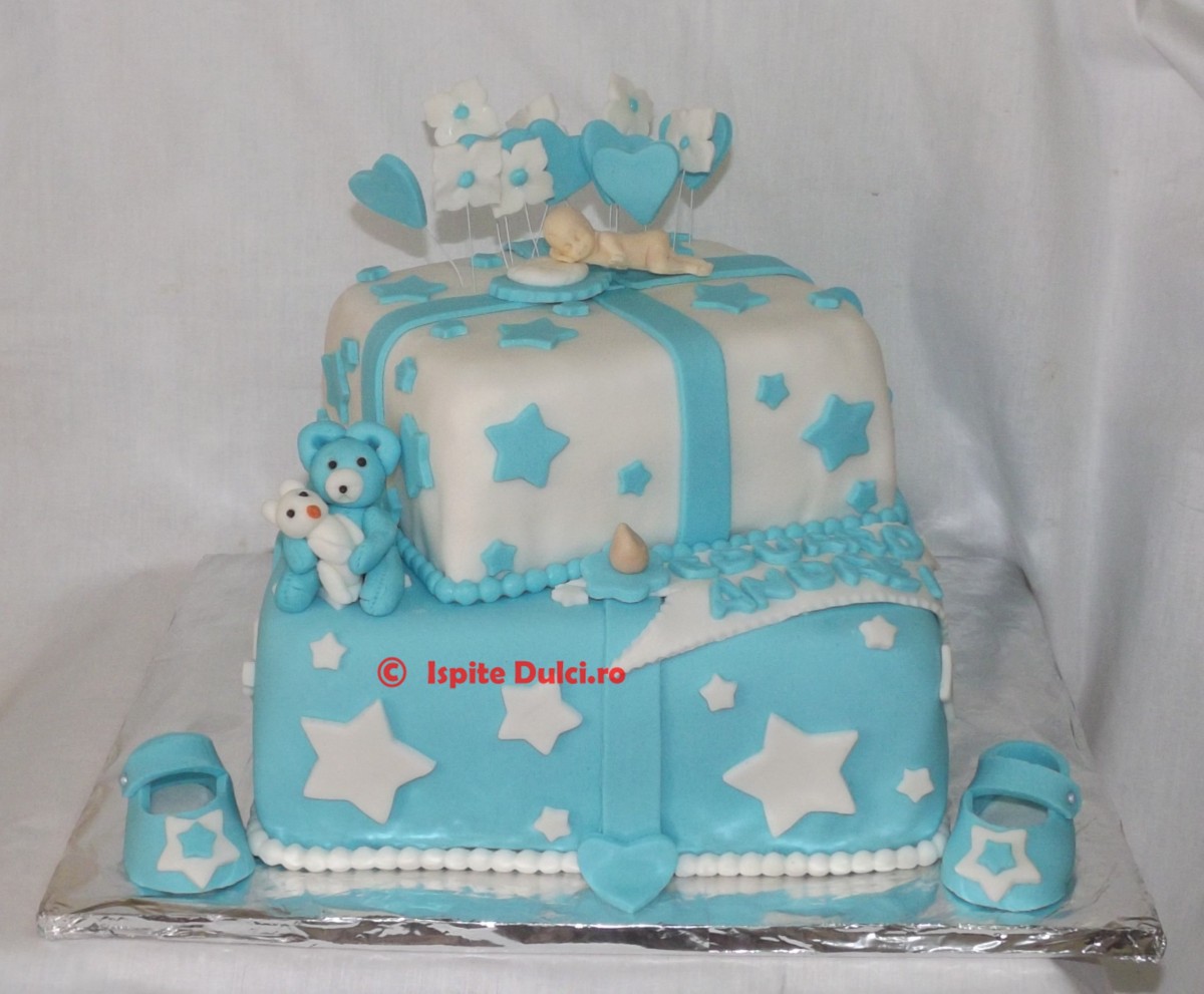 Tort de botez cu ursuleti