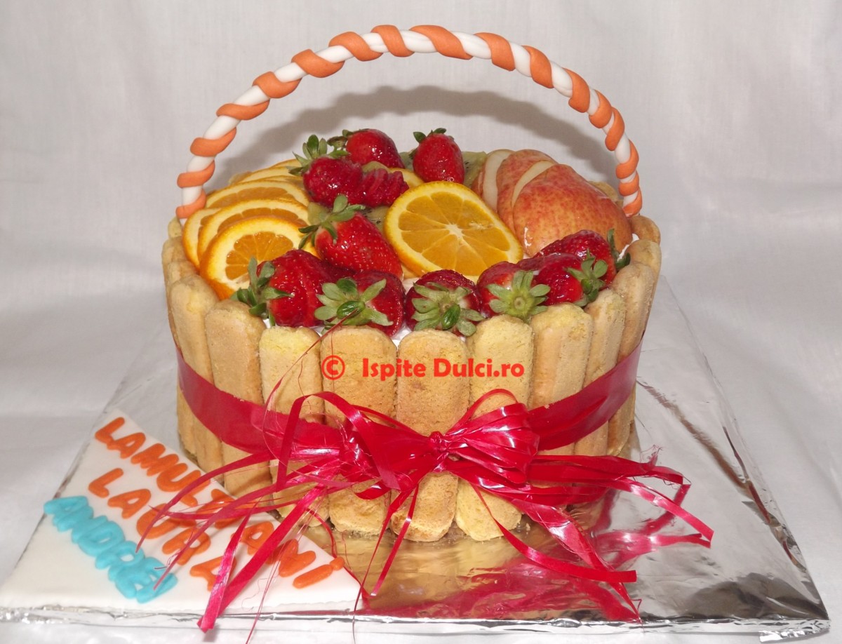 Tort cosulet cu fructe