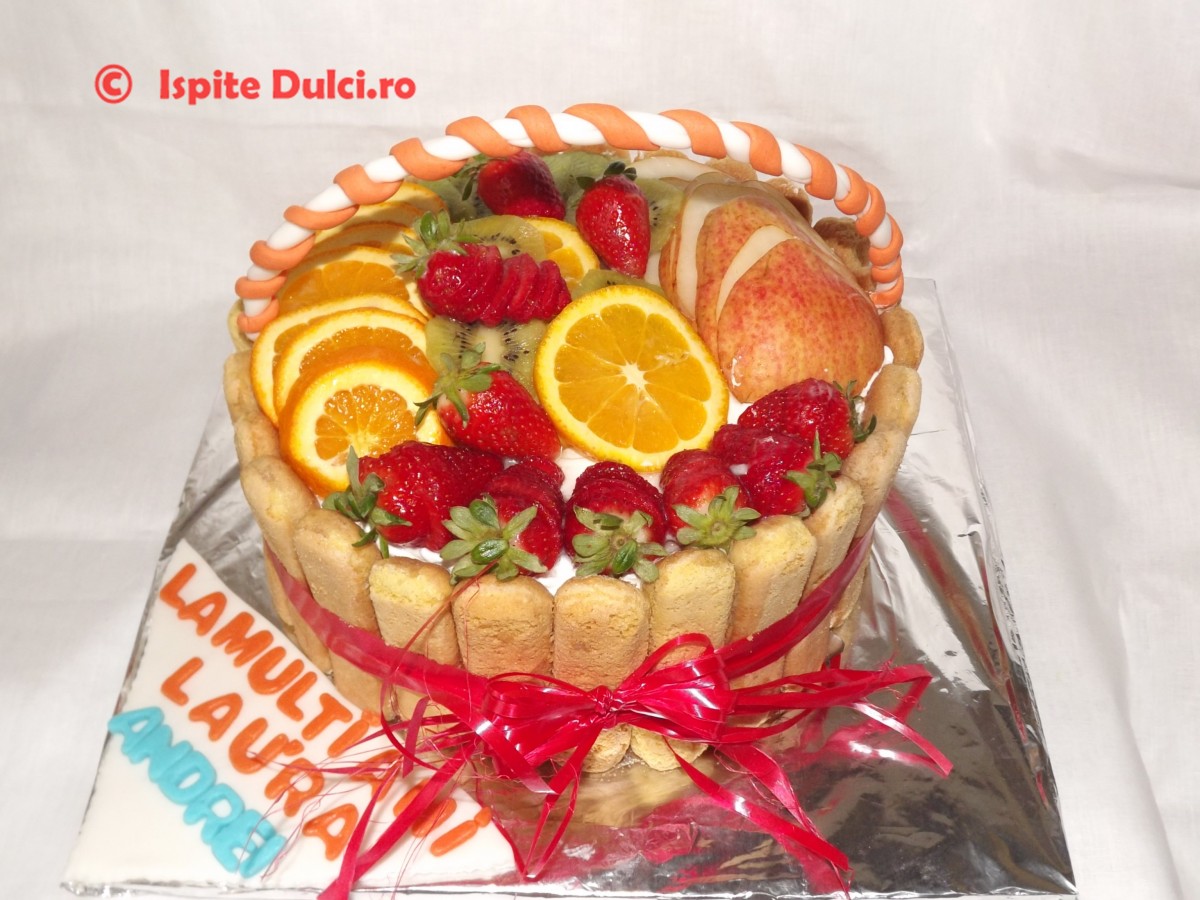 Tort cosulet cu fructe