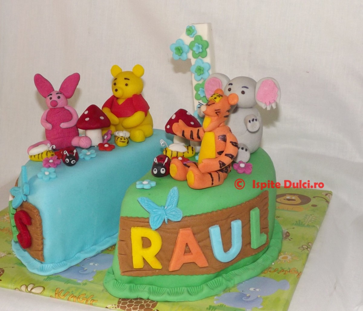 Tort Winnie the Pooh pentru gemeni
