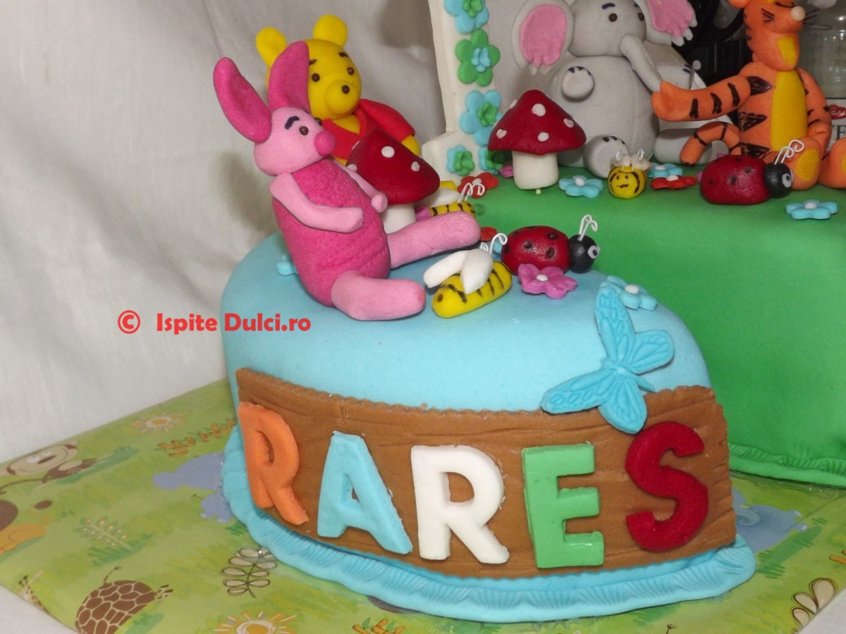 Tort Winnie the Pooh pentru gemeni
