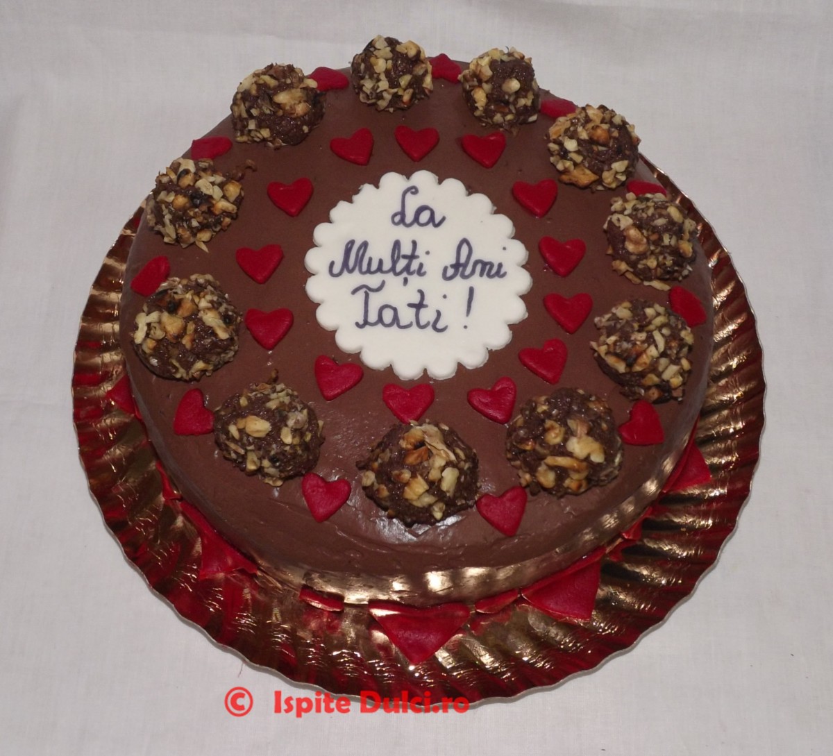 Tort cu ciocolata si bomboane Fererro Rocher