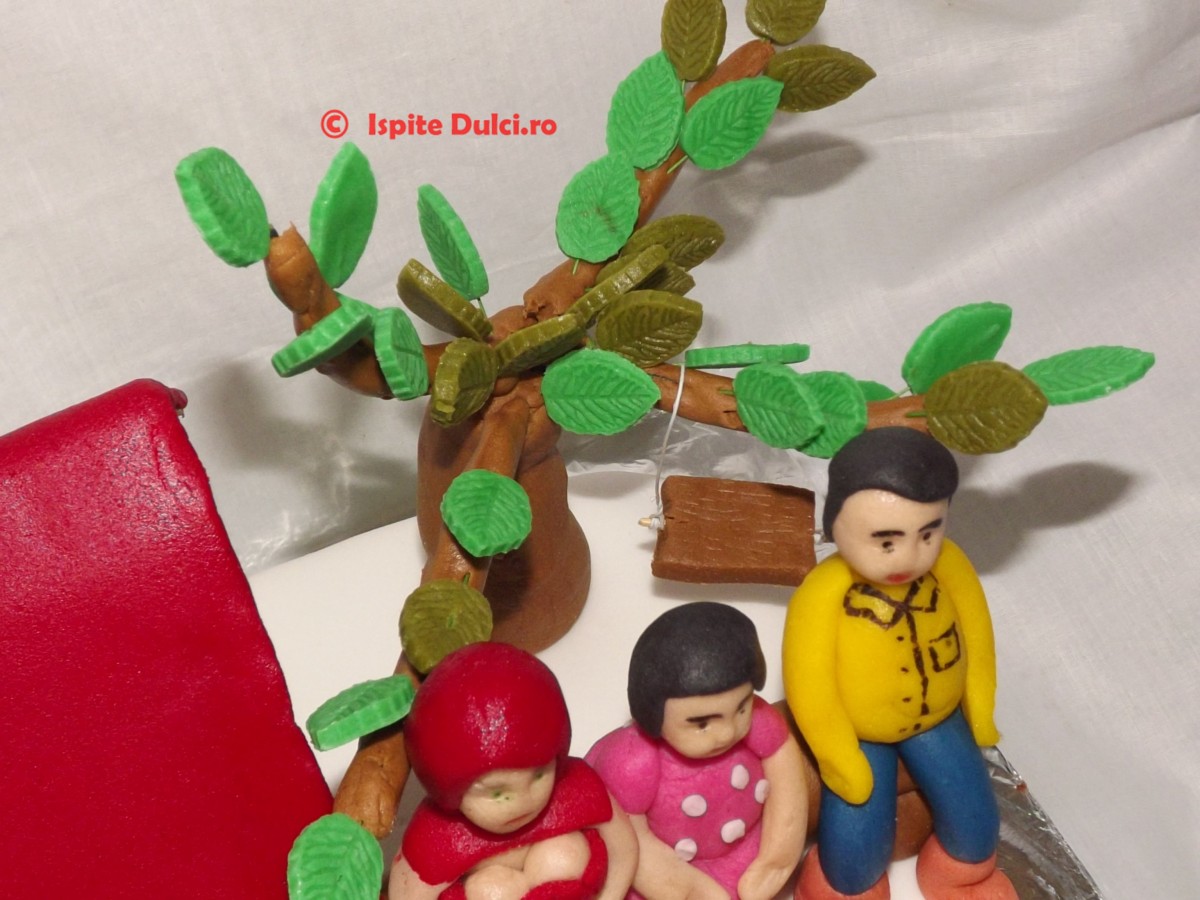 Tort cu casa si familie