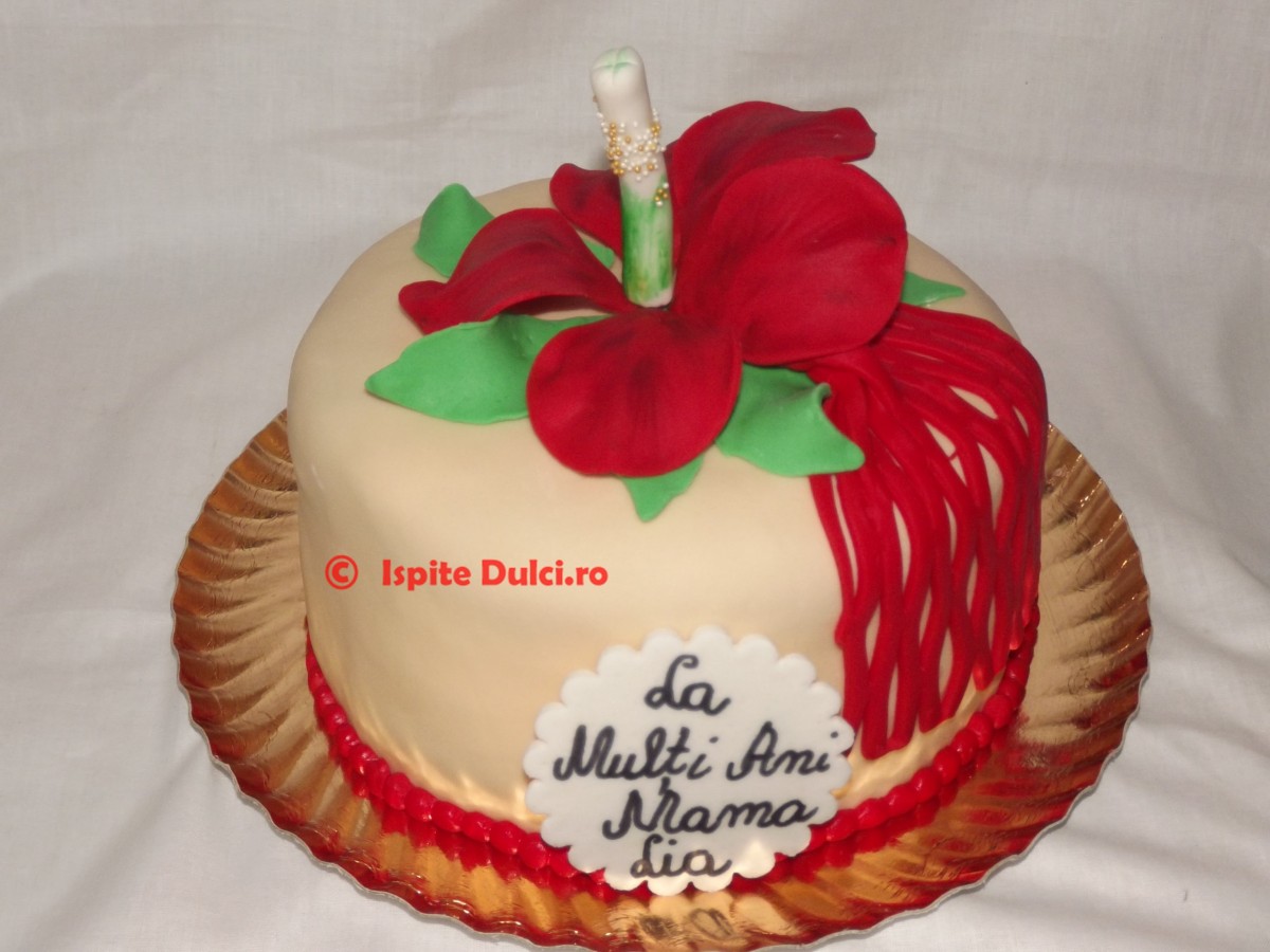Tort cu floare de hibiscus