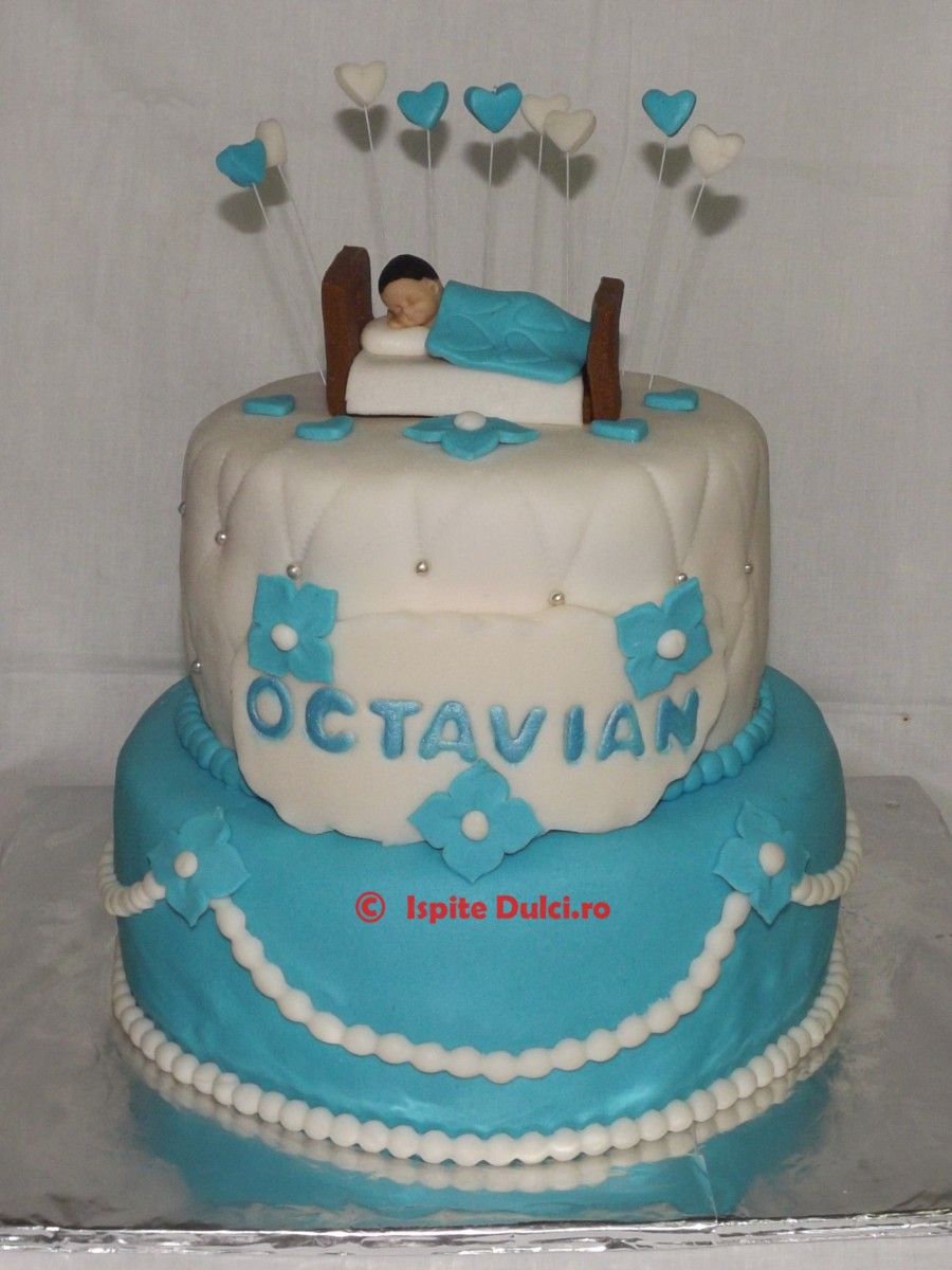 Tort botez cu bebe in patut