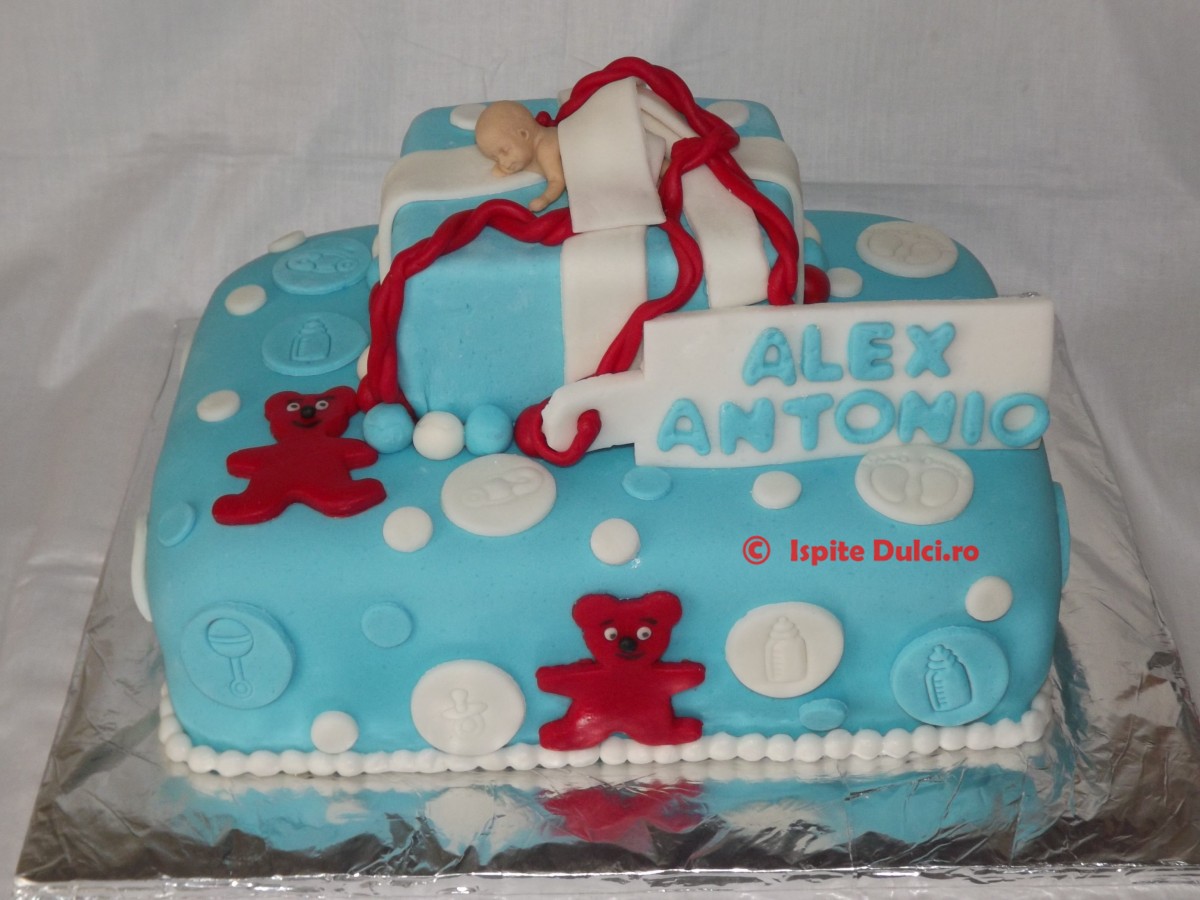 Tort de botez cu bebe cadou