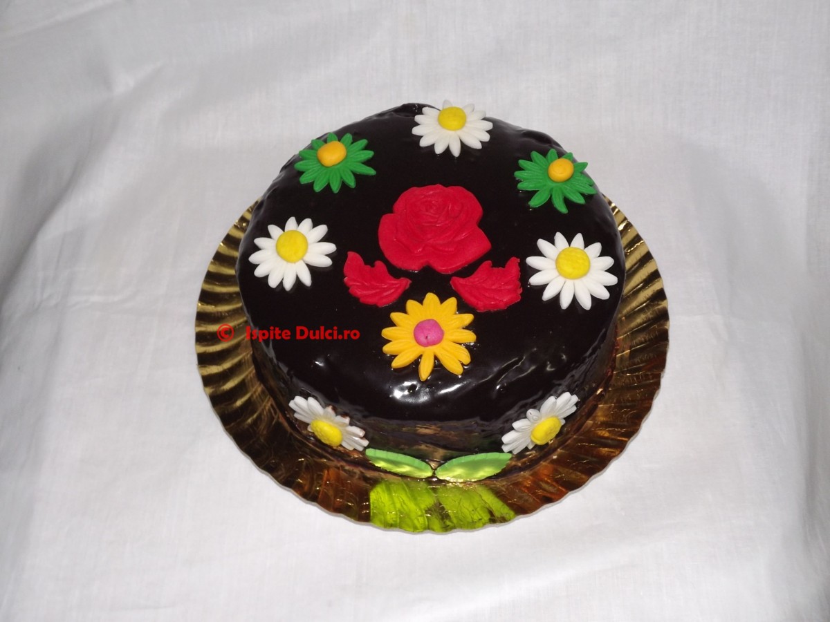 Tort cu ciocolata