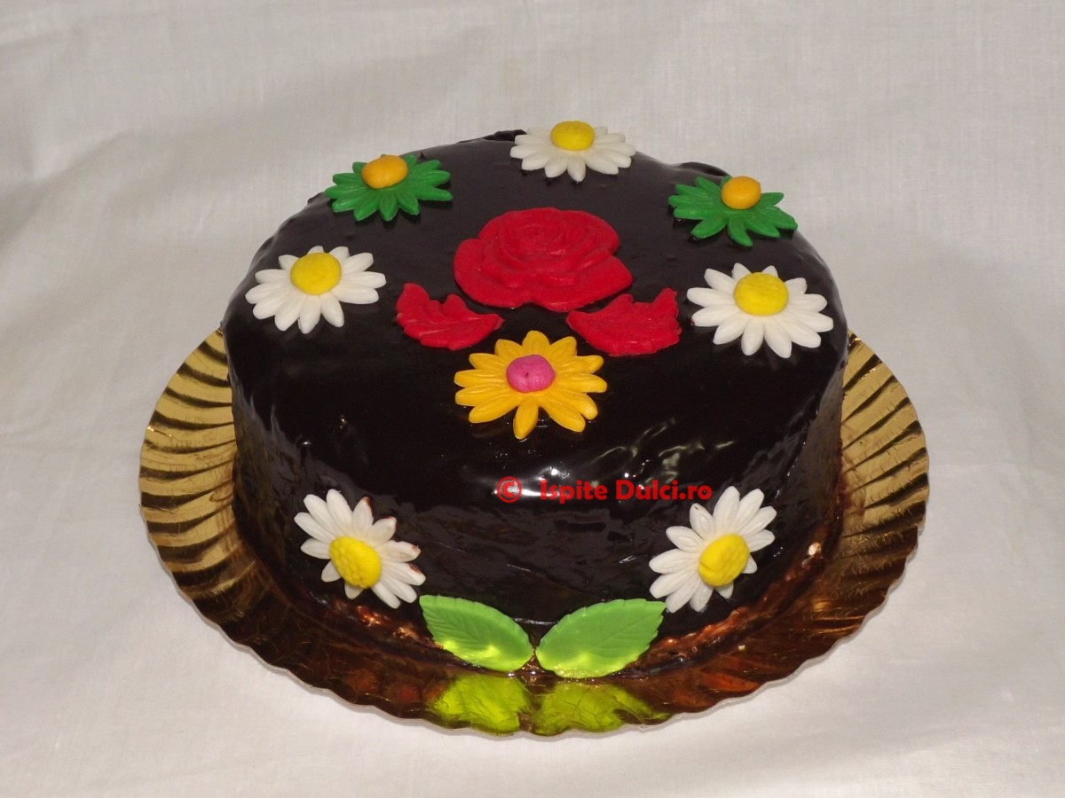 Tort cu ciocolata