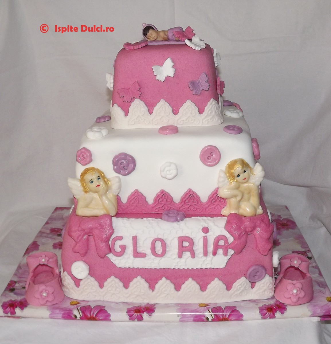 Tort de botez cu ingerasi