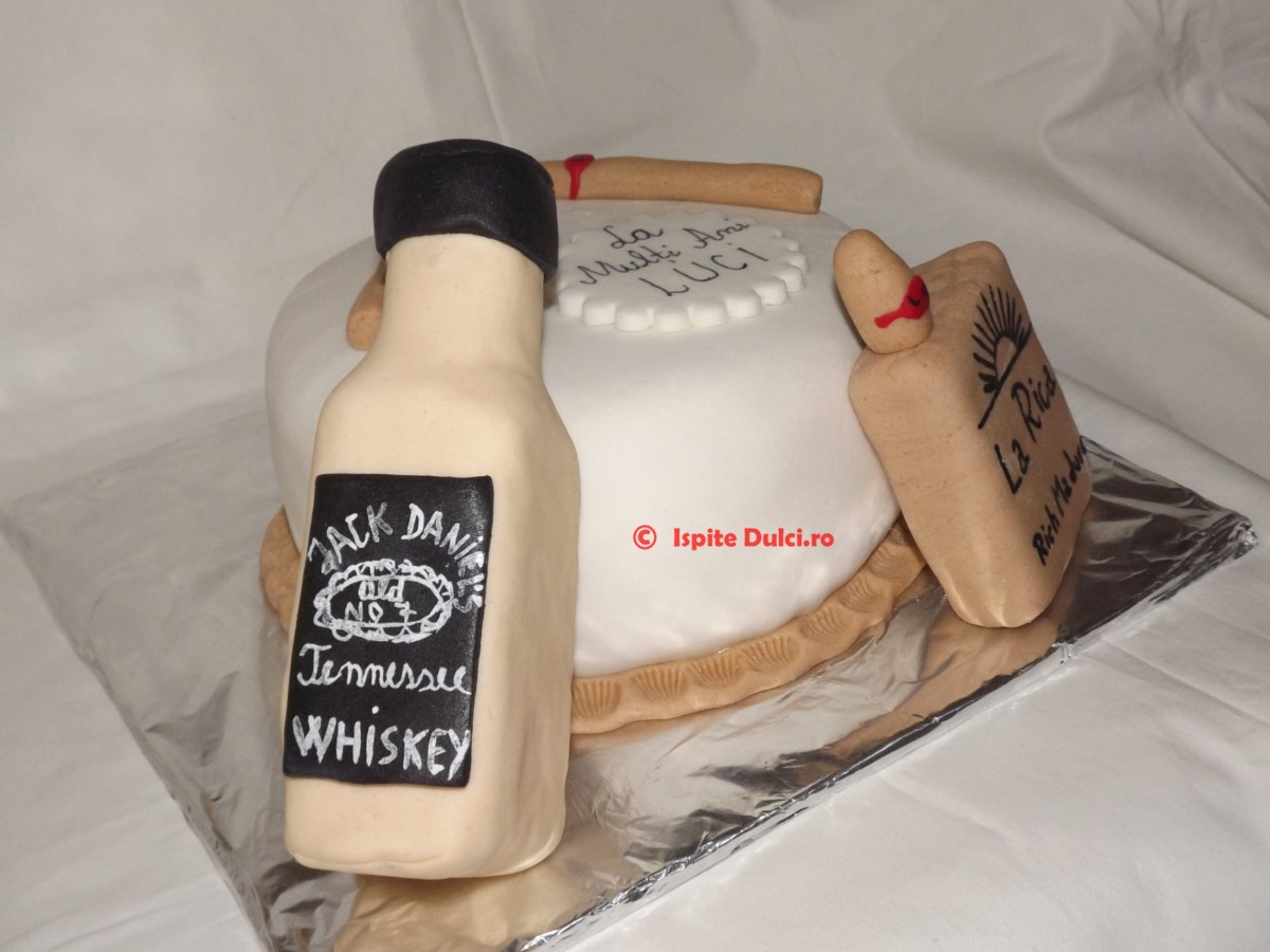 Tort cu Sticla de Jack si trabuc