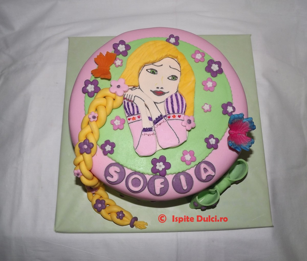 Tort Rapunzel pentru Sofia