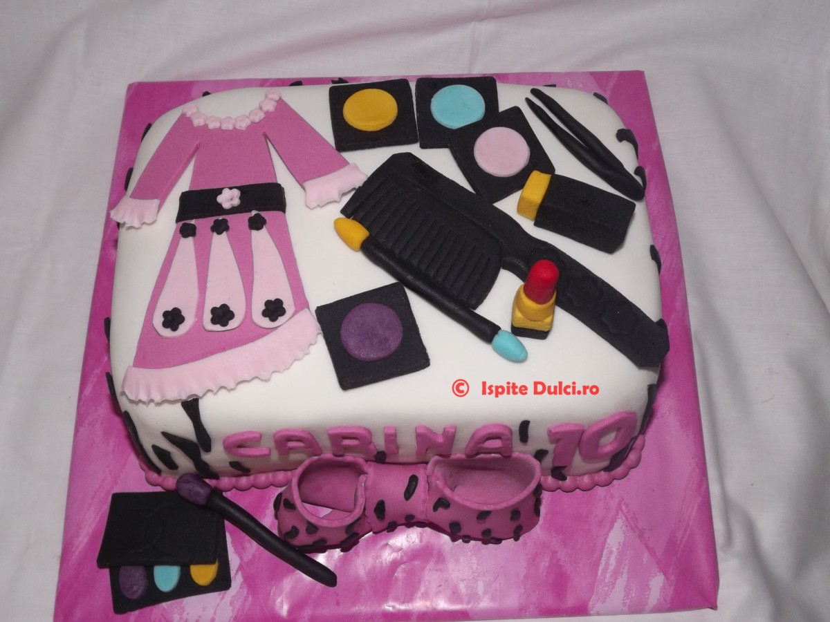 Tort cosmetice pentru Carina