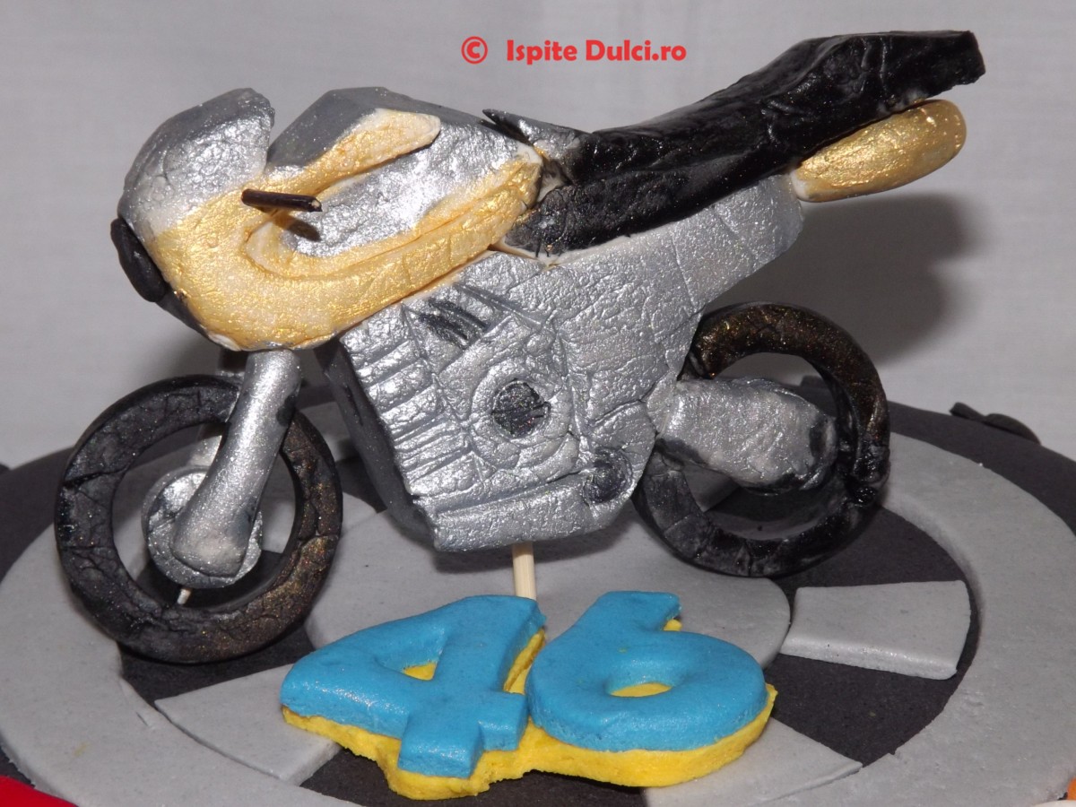 Tort roata cu motocicleta