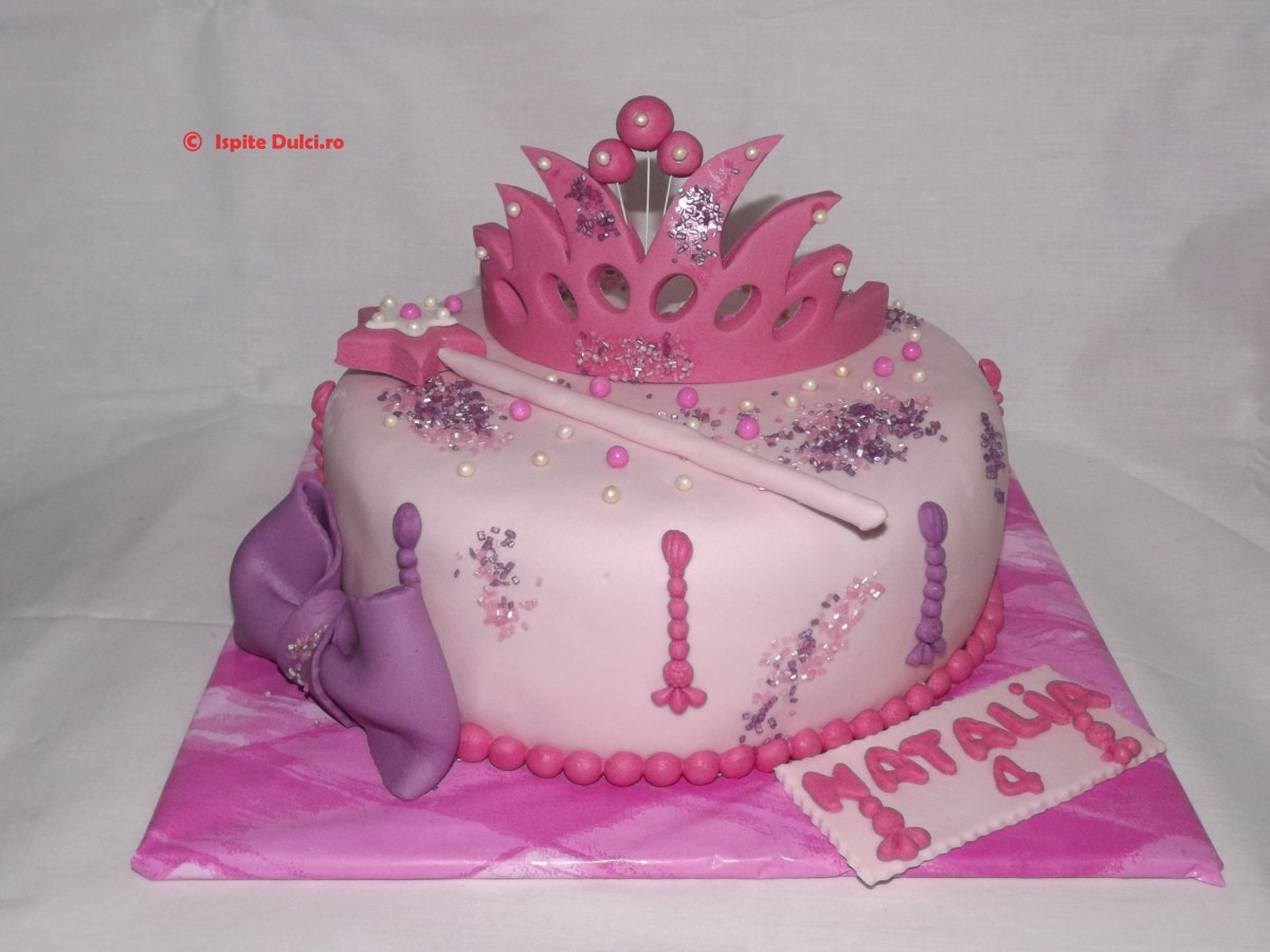 Tort cu diadema pentru Natalia