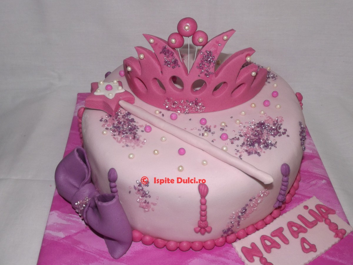 Tort cu diadema pentru Natalia