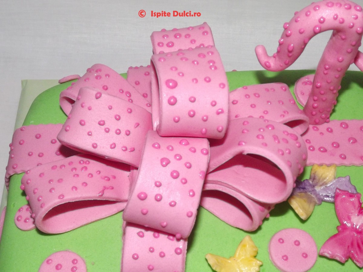 Tort cutie cadou Tekla