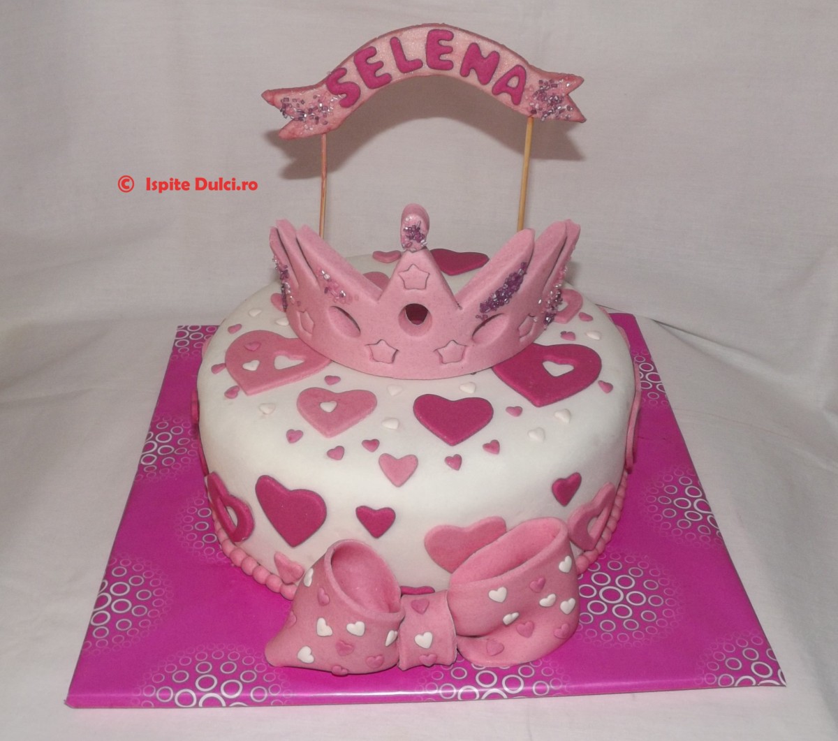 Tort cu diadema Selena
