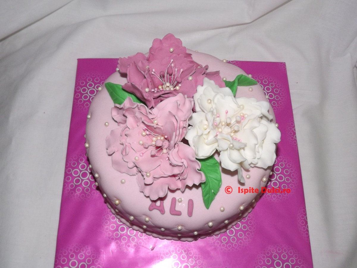 Tort cu flori pentru Ali