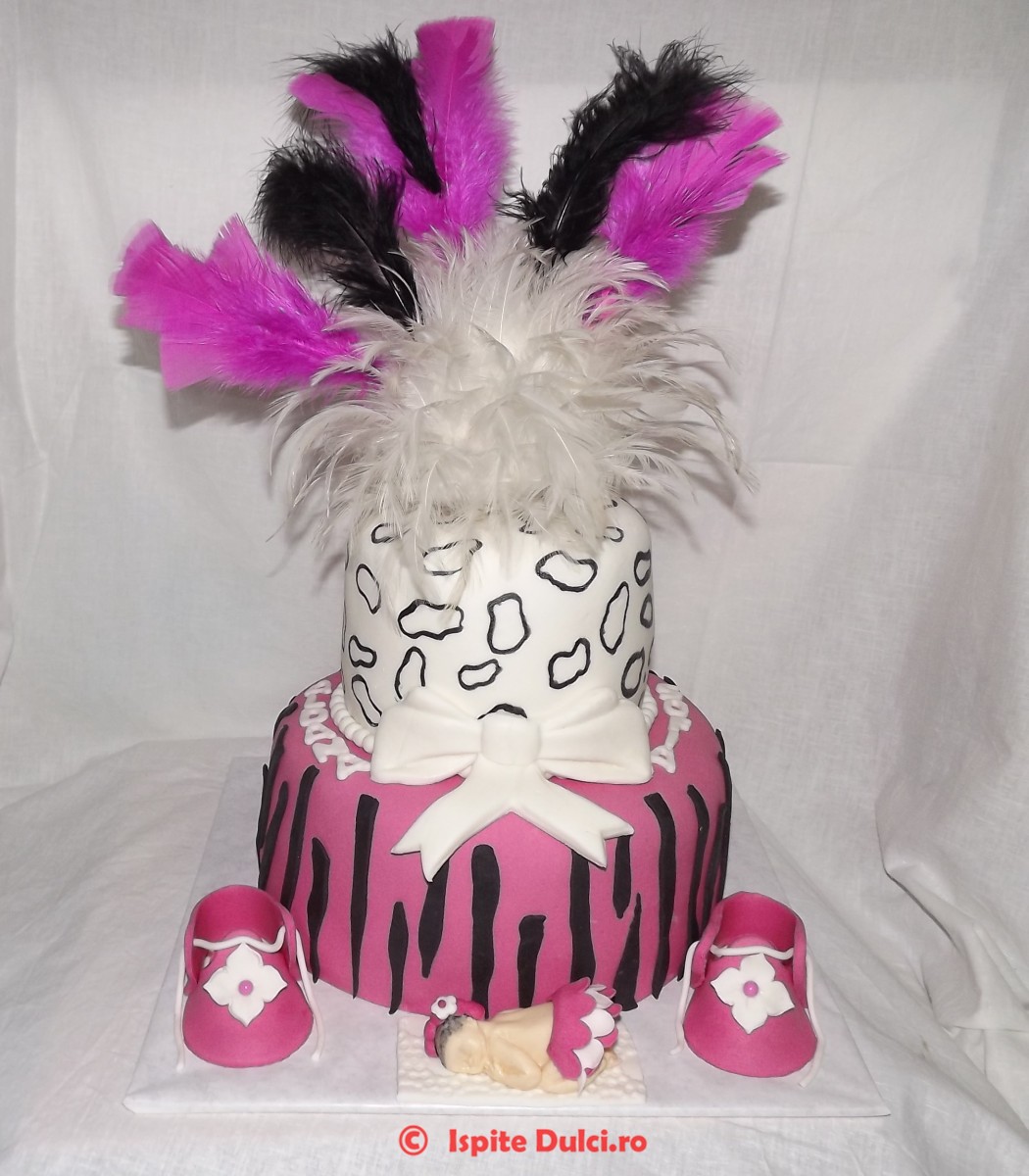 Tort de botez fashion pentru Aldana