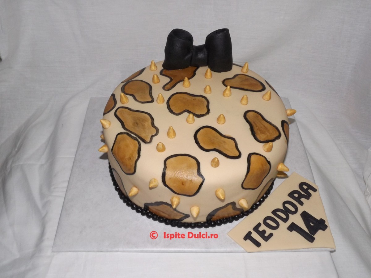 Tort animal print pentru Teodora
