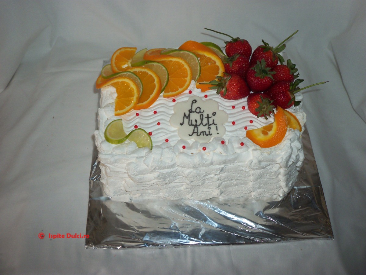 Tort in frisca cu fructe