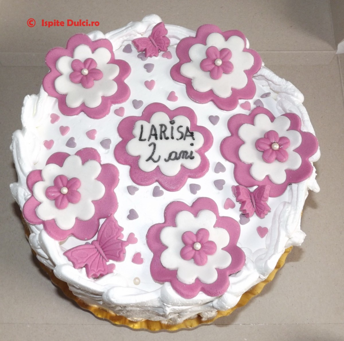 Tort cu floricele pentru Larisa