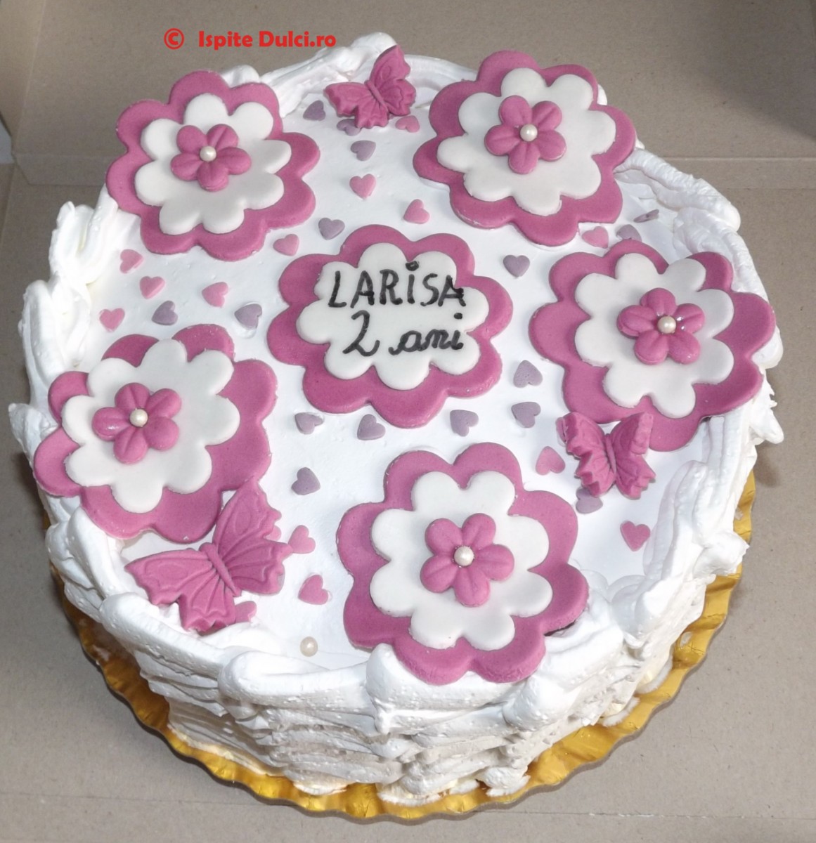 Tort cu floricele pentru Larisa