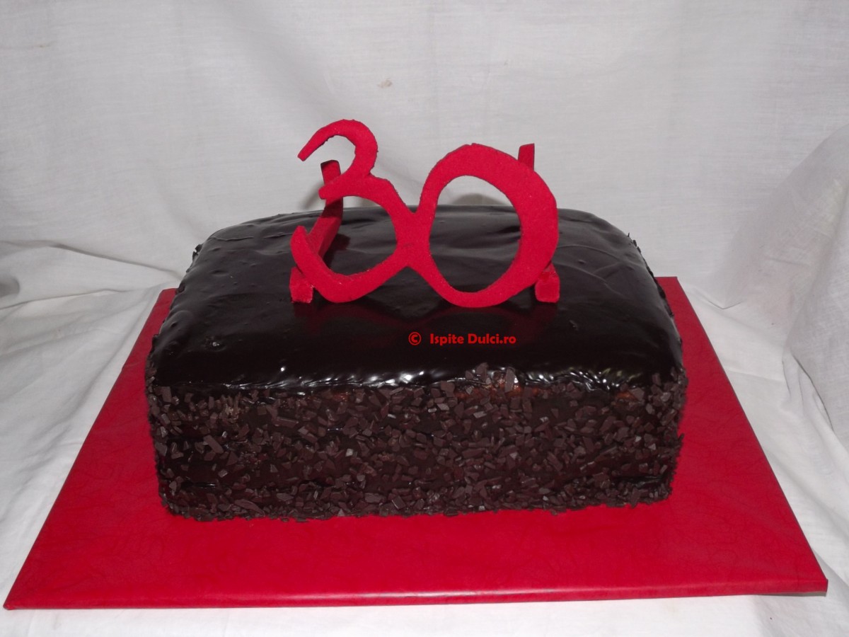 Tort 30 ochelari
