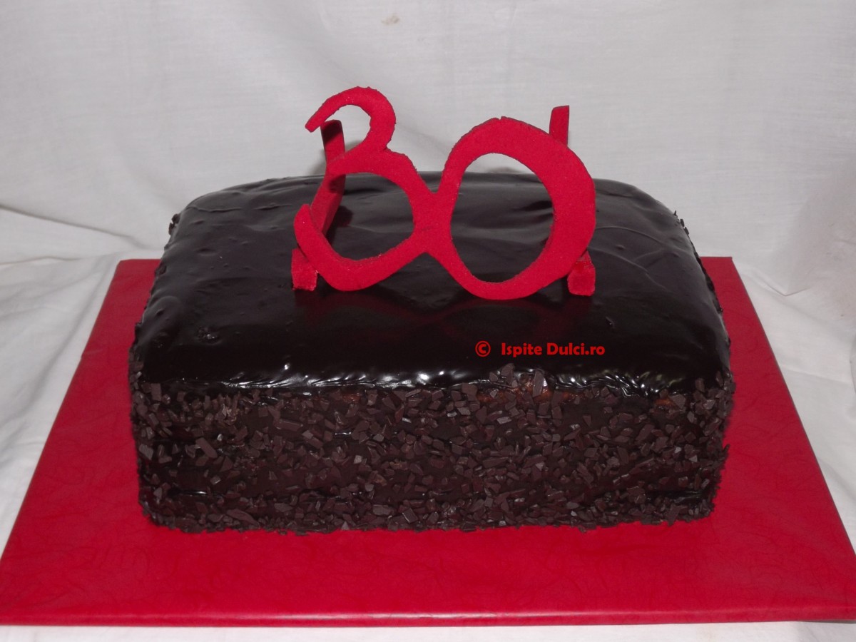 Tort 30 ochelari