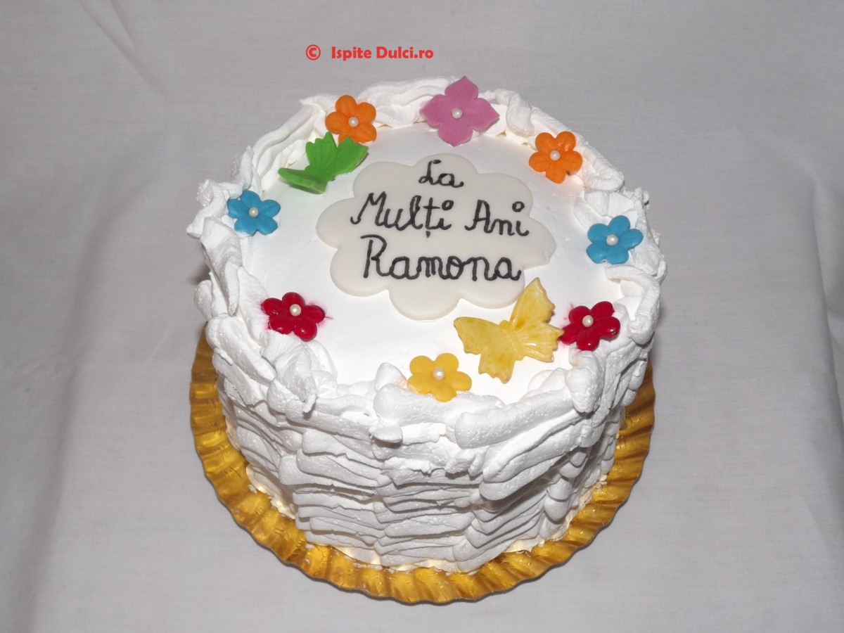 Tort in frisca cu floricele