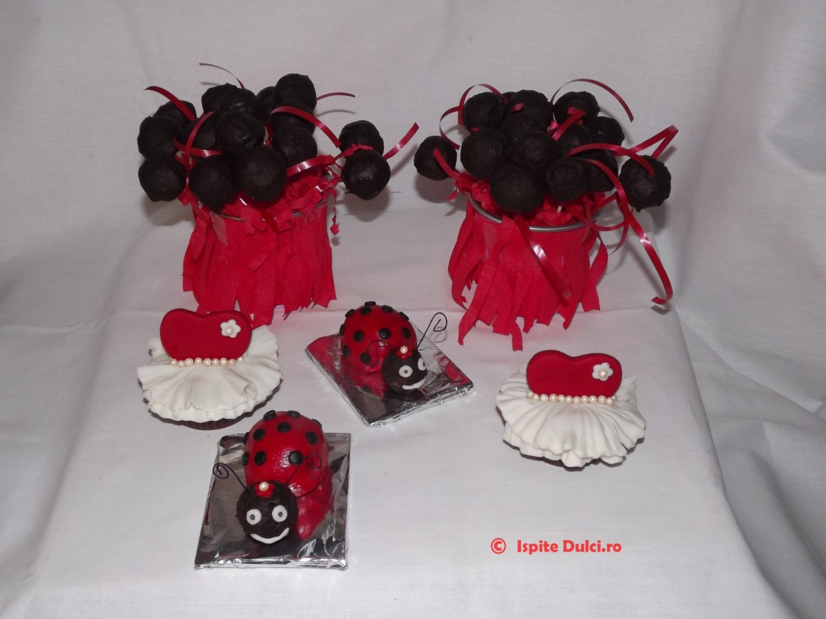 Cupcakes pentru botez Alexandra si Anamaria