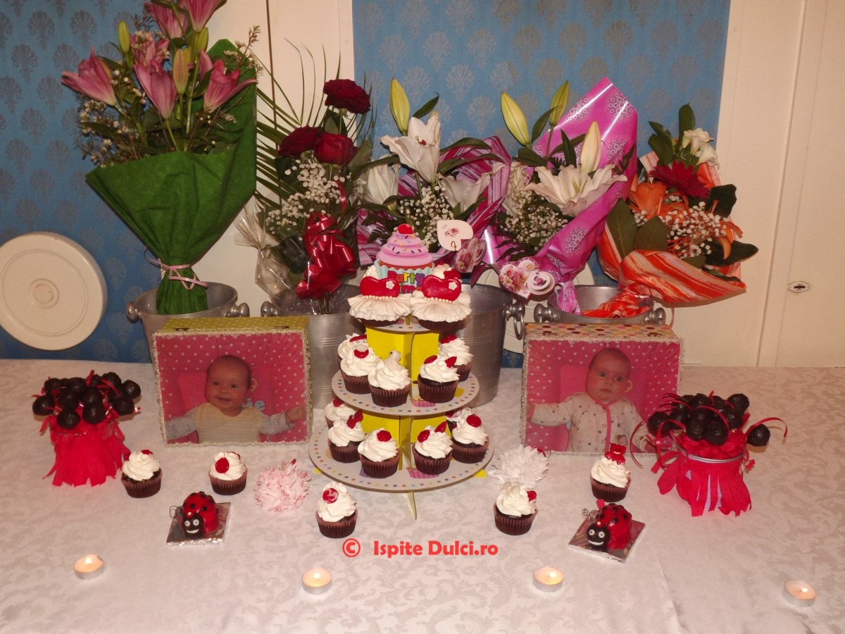 Cupcakes pentru botez Alexandra si Anamaria