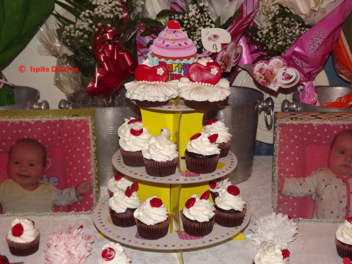 Cupcakes pentru botez Alexandra si Anamaria
