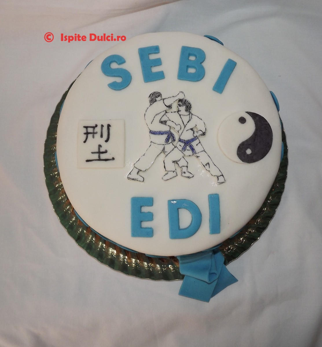 Tort cu centura albastra pentru Sebi si Edi