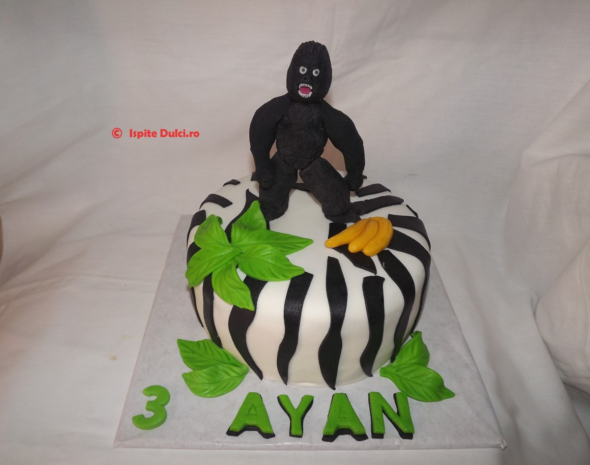 Tort cu King Kong pentru Ayan